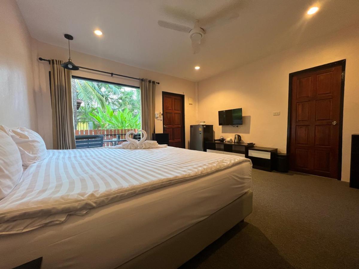 Vivi Hotel Resort Phuket ภายนอก รูปภาพ