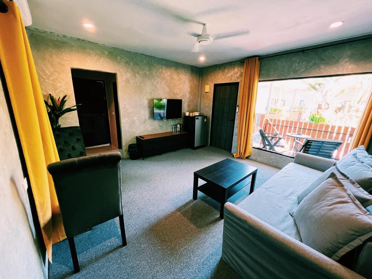 Vivi Hotel Resort Phuket ภายนอก รูปภาพ