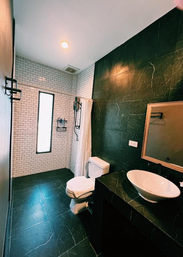 Vivi Hotel Resort Phuket ภายนอก รูปภาพ